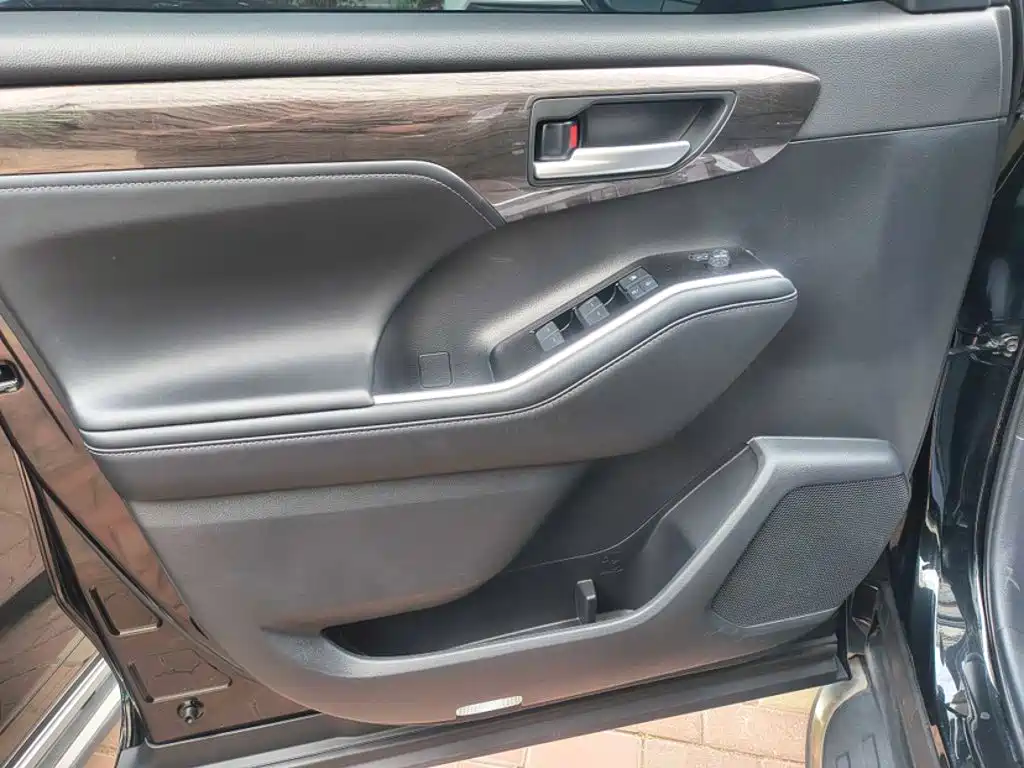 Toyota Highlander — миниатюра 5