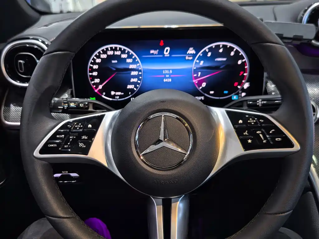 Mercedes-Benz GLC — миниатюра 10