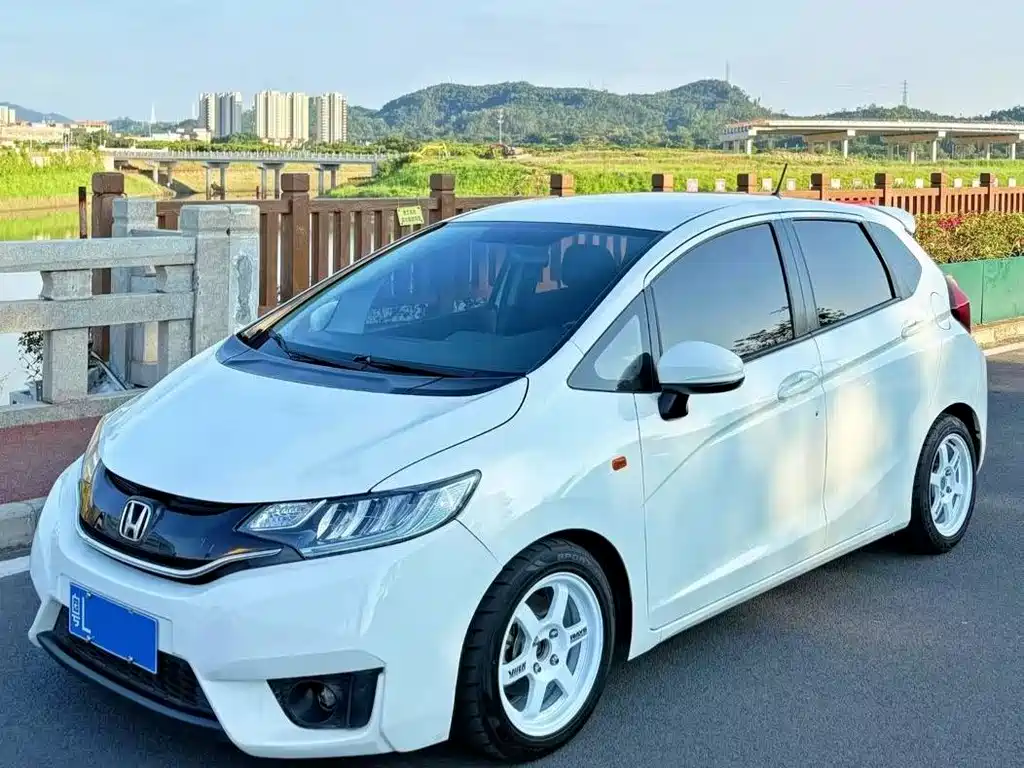 Купить Honda Fit