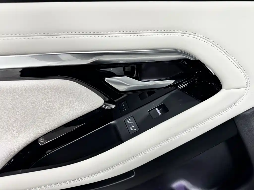 Land Rover Evoque — миниатюра 13