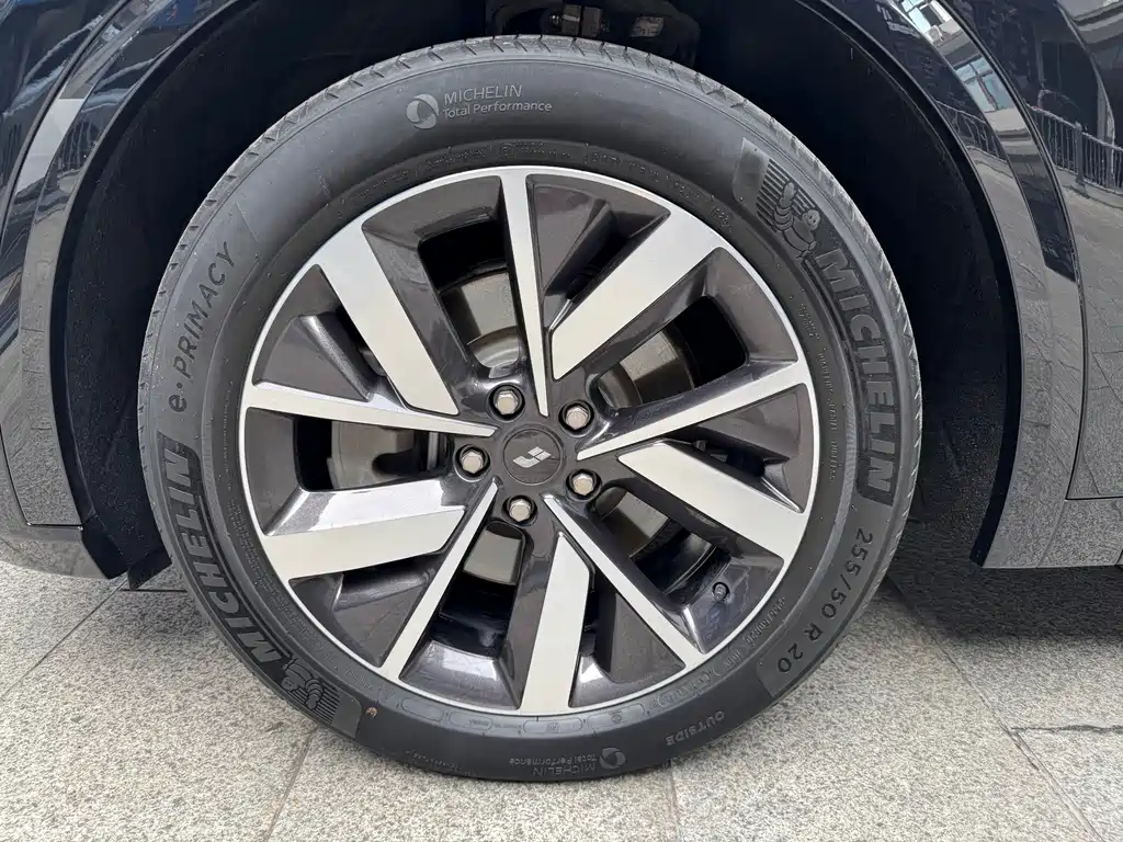 Li Auto Li L8 — миниатюра 25