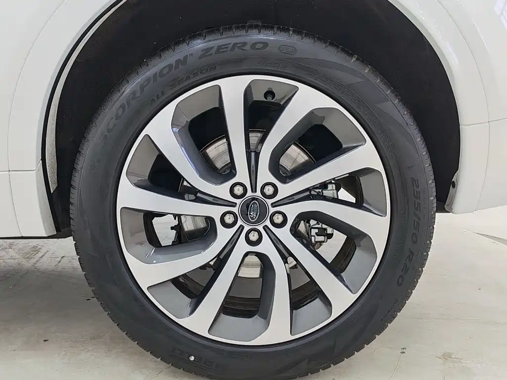 Land Rover Discovery Sport — миниатюра 18
