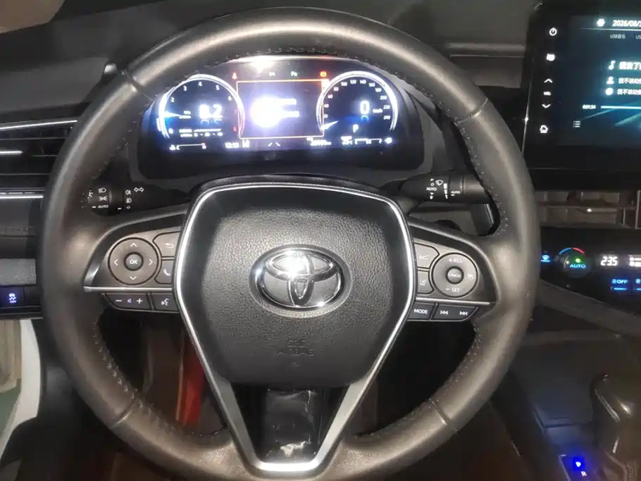 Toyota Camry — миниатюра 15