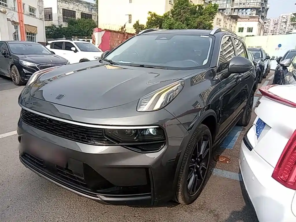 Купить Lynk & Co 01