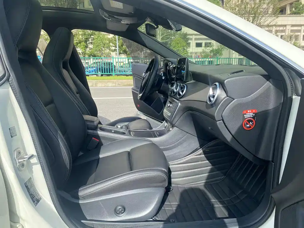 Mercedes-Benz CLA 2017 CLA 200 Fashion