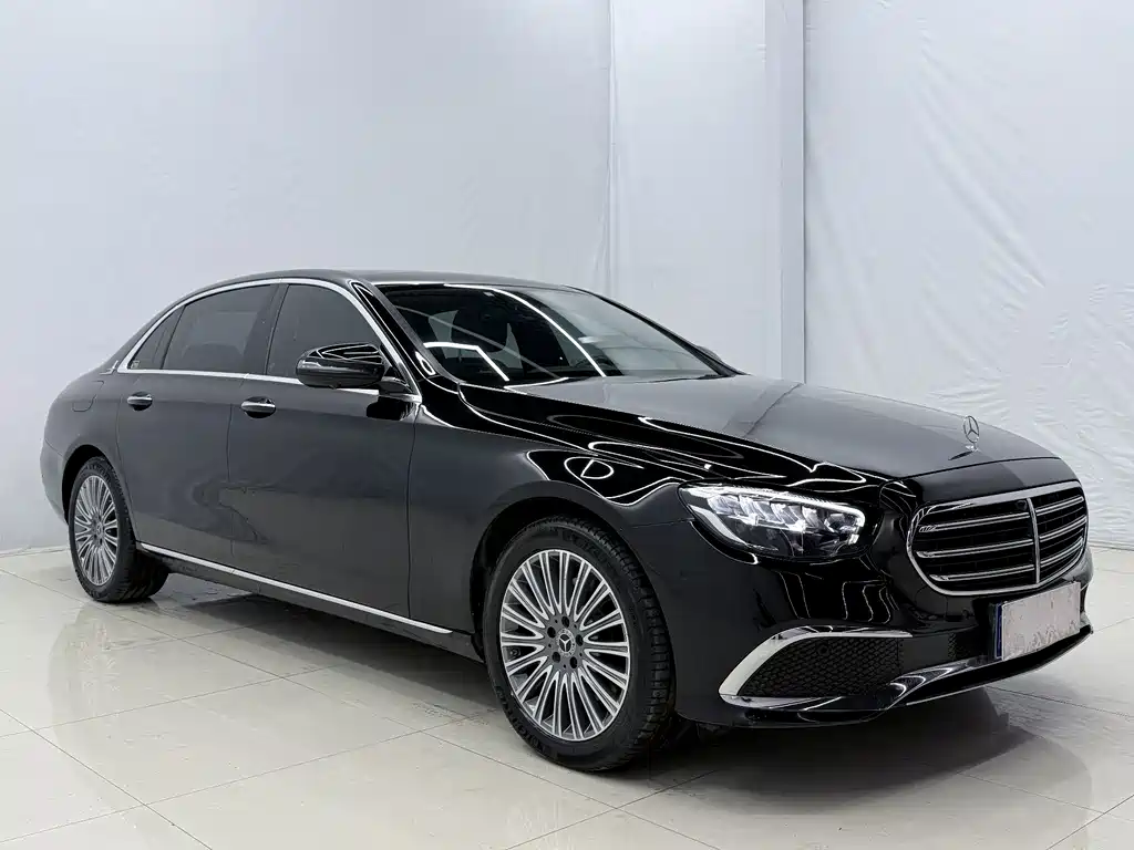 Mercedes-Benz E-Class — миниатюра 3