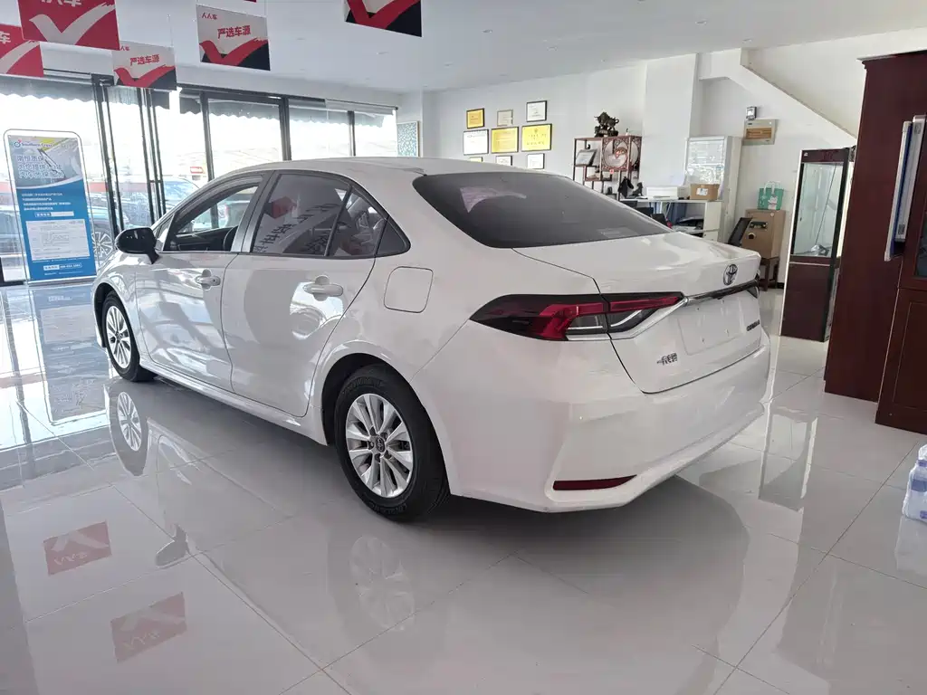 Toyota Corolla — миниатюра 8