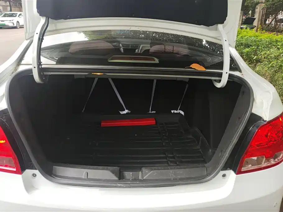 Chevrolet Sail 2015 3 1.5L AMT