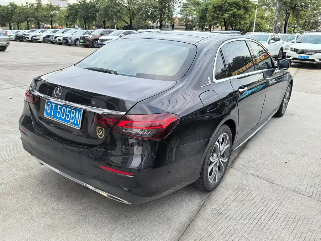 MERCEDES-BENZ E CLASS