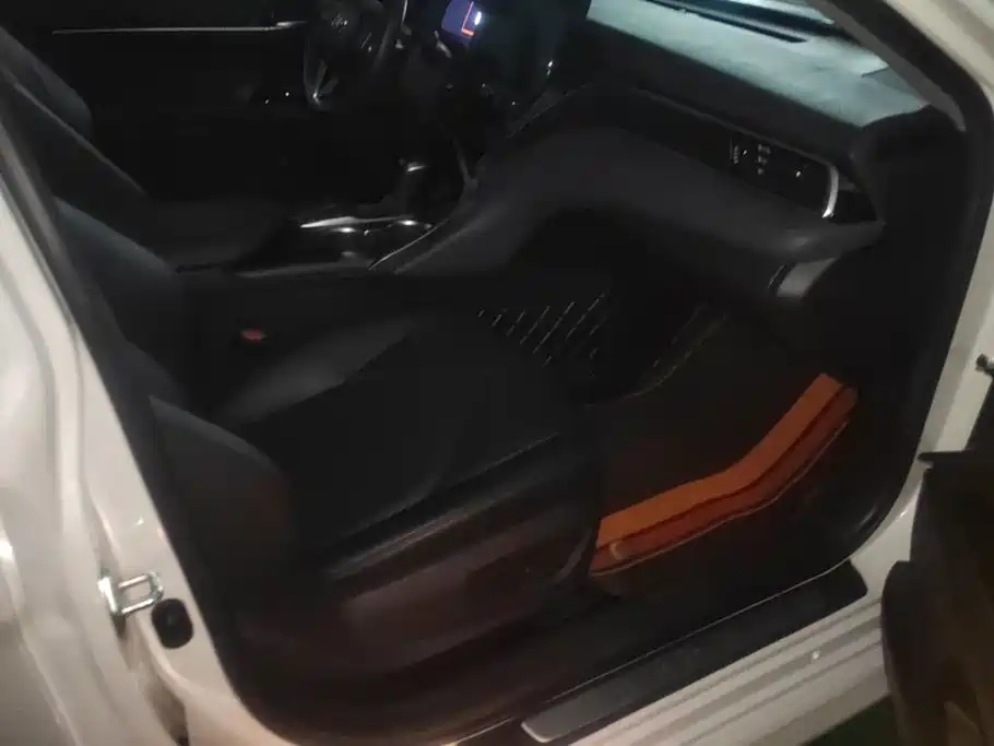 Toyota Camry — миниатюра 8