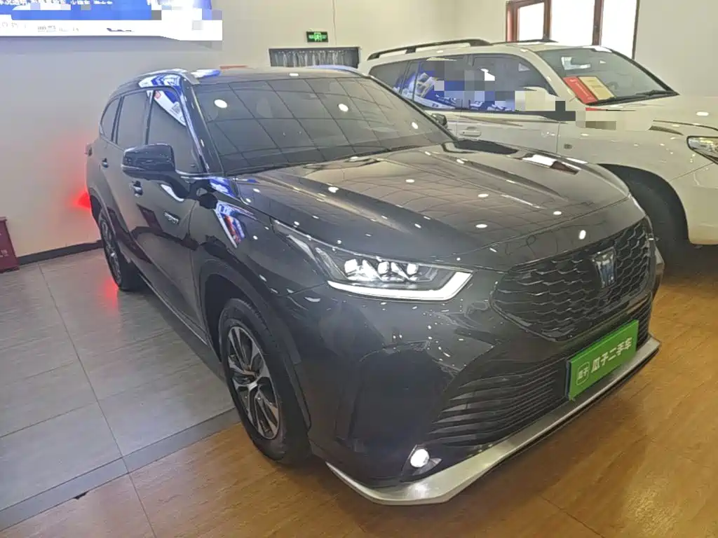 Toyota Crown Kluger — миниатюра 4