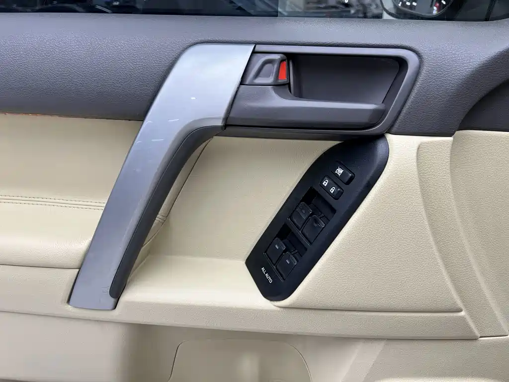 Toyota Prado (Import) — миниатюра 11