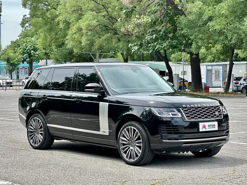 Land Rover Range Rover 2022 3.0 L6 400PS