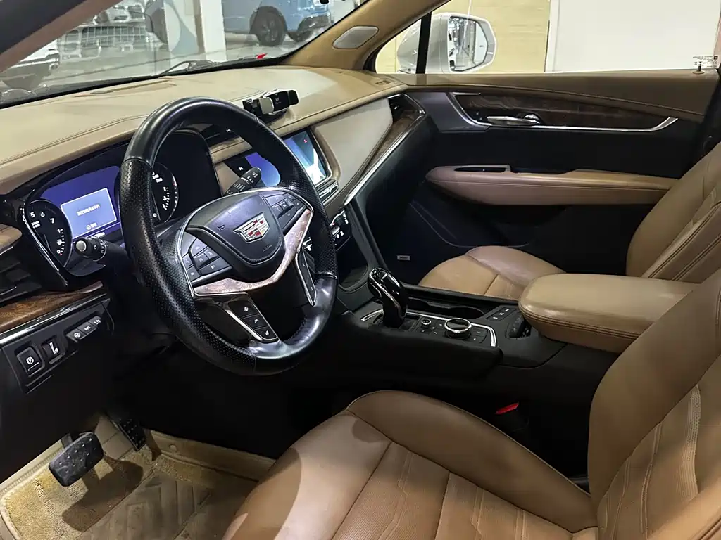 CADILLAC XT5