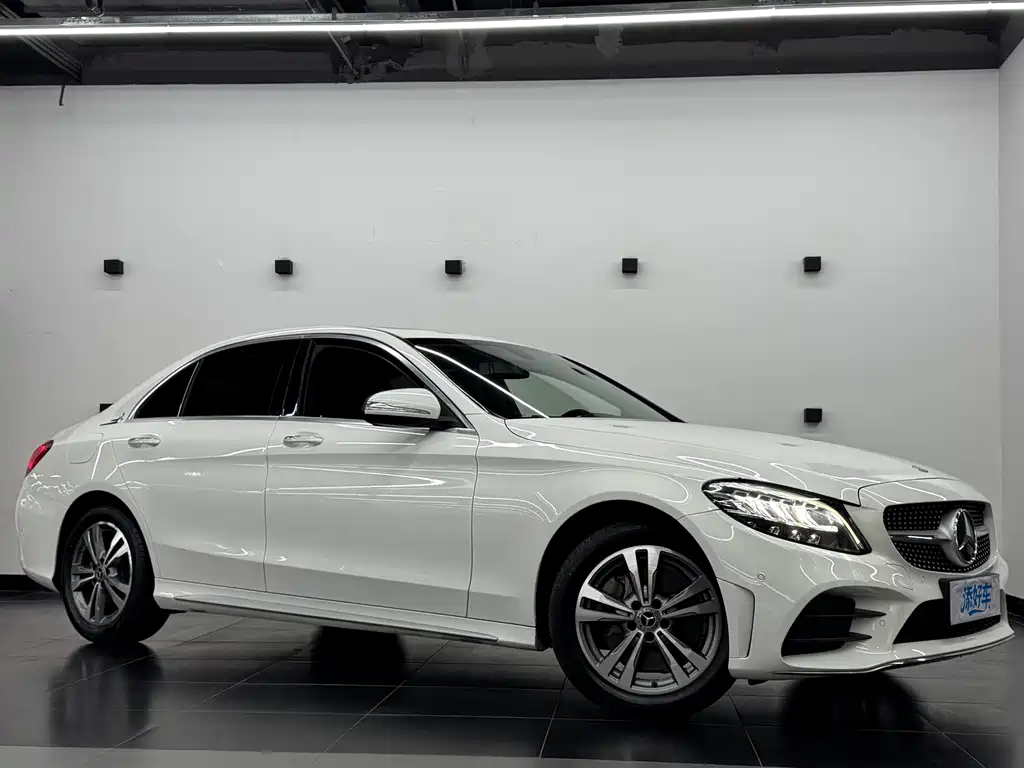 Mercedes-Benz C-Class — миниатюра 3