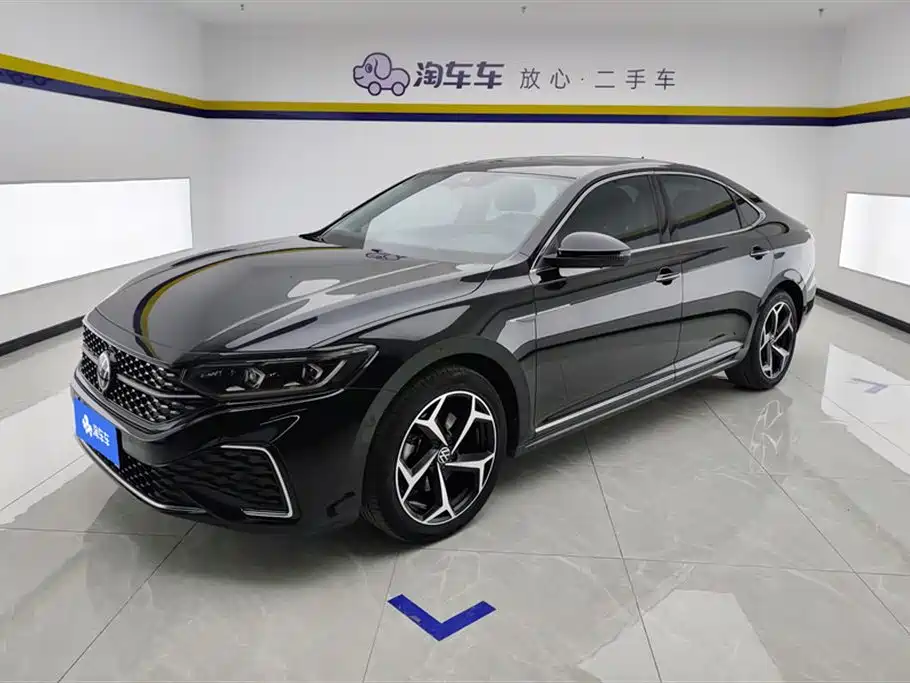Volkswagen Passat 2023