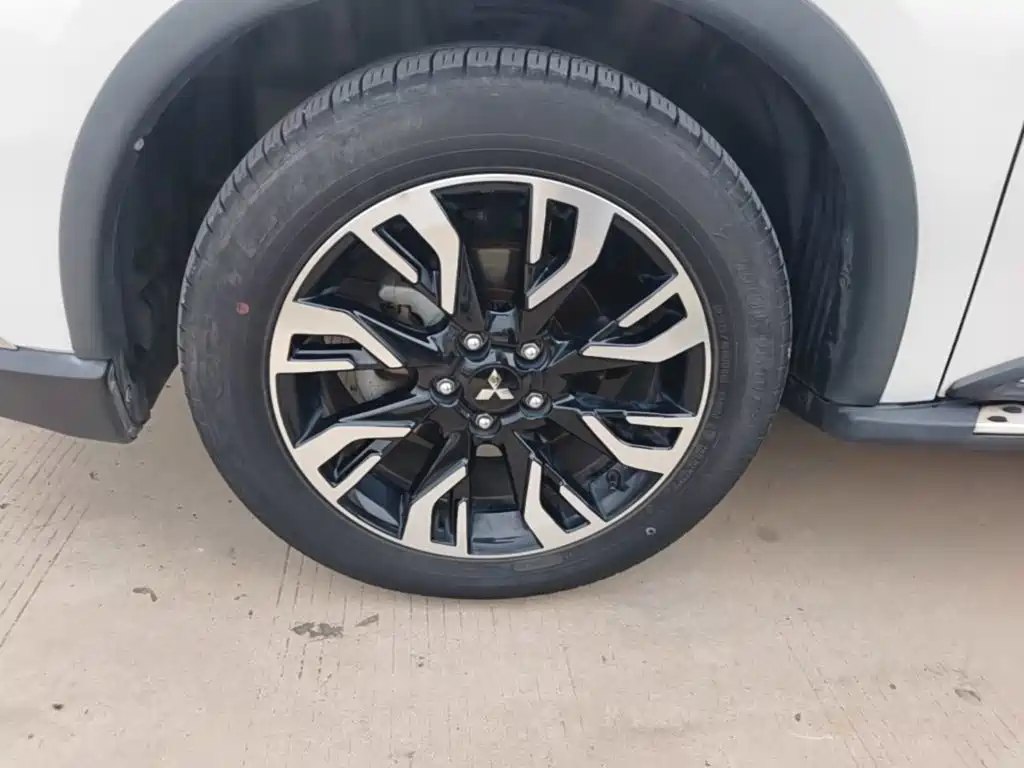 Mitsubishi Outlander — миниатюра 23