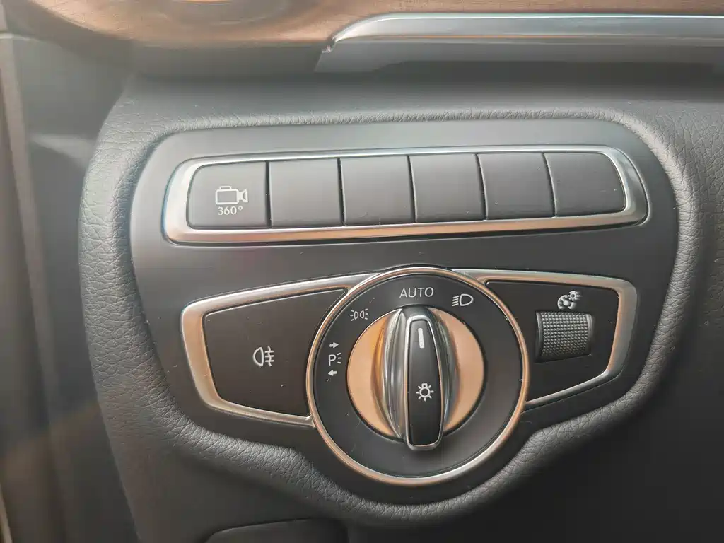 Mercedes-Benz V-Class — миниатюра 14