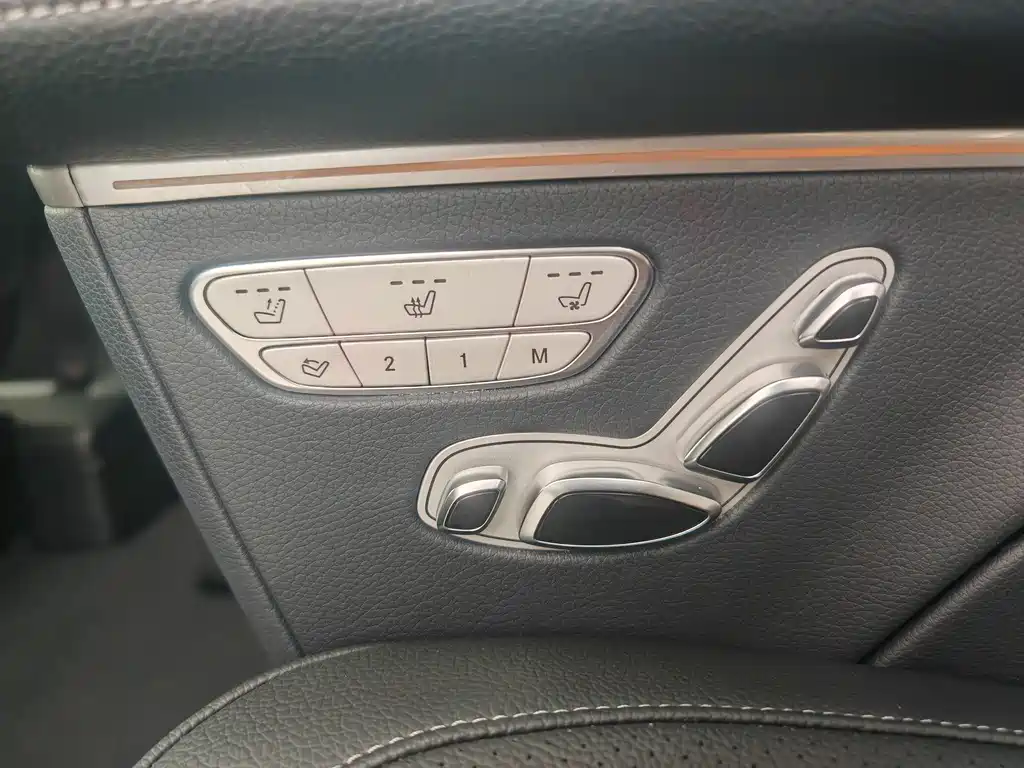 Mercedes-Benz V-Class — миниатюра 17