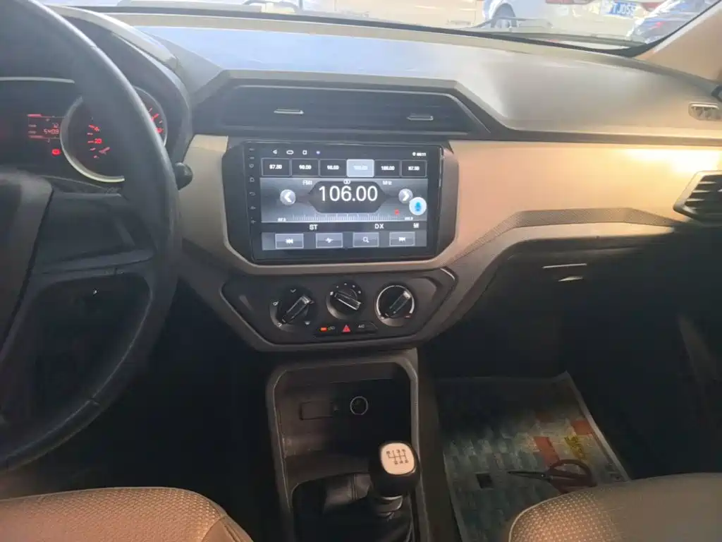 Wuling Hongguang — миниатюра 13