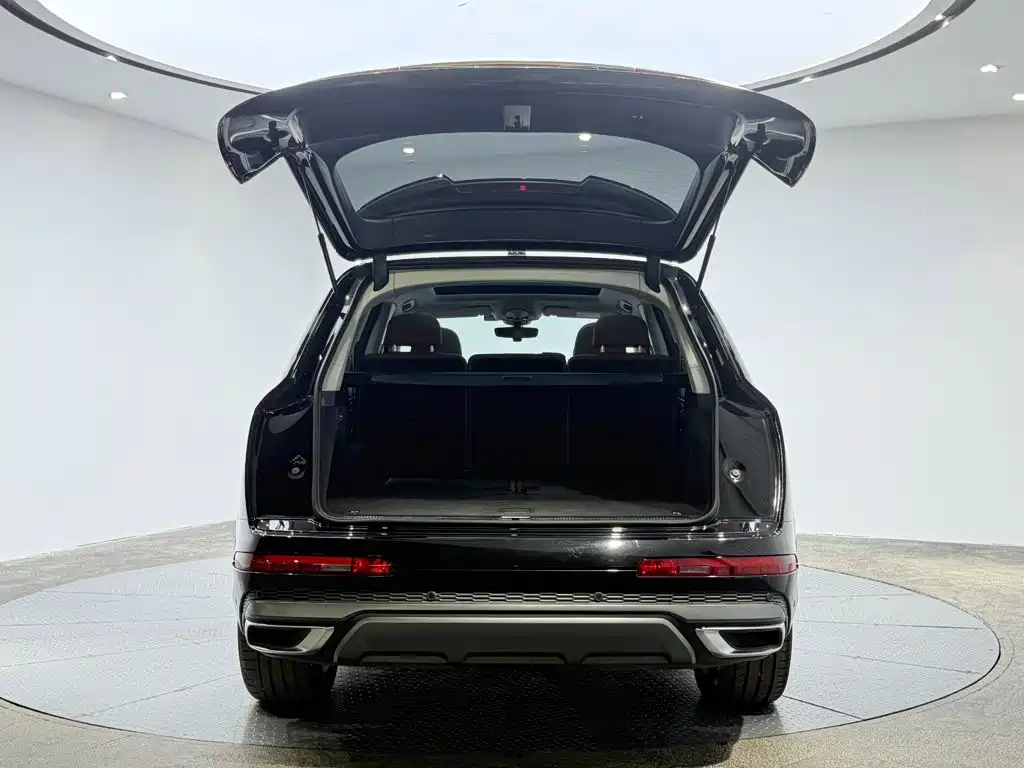 Audi Q7 — миниатюра 6