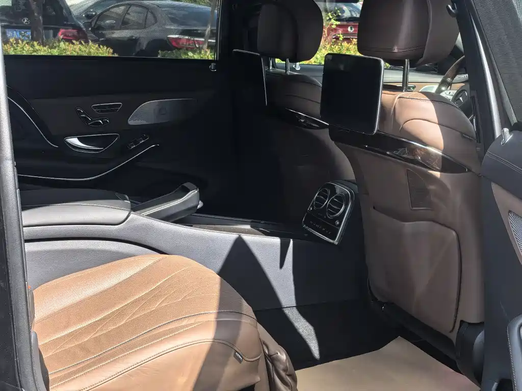Mercedes-Benz S-Class — миниатюра 10