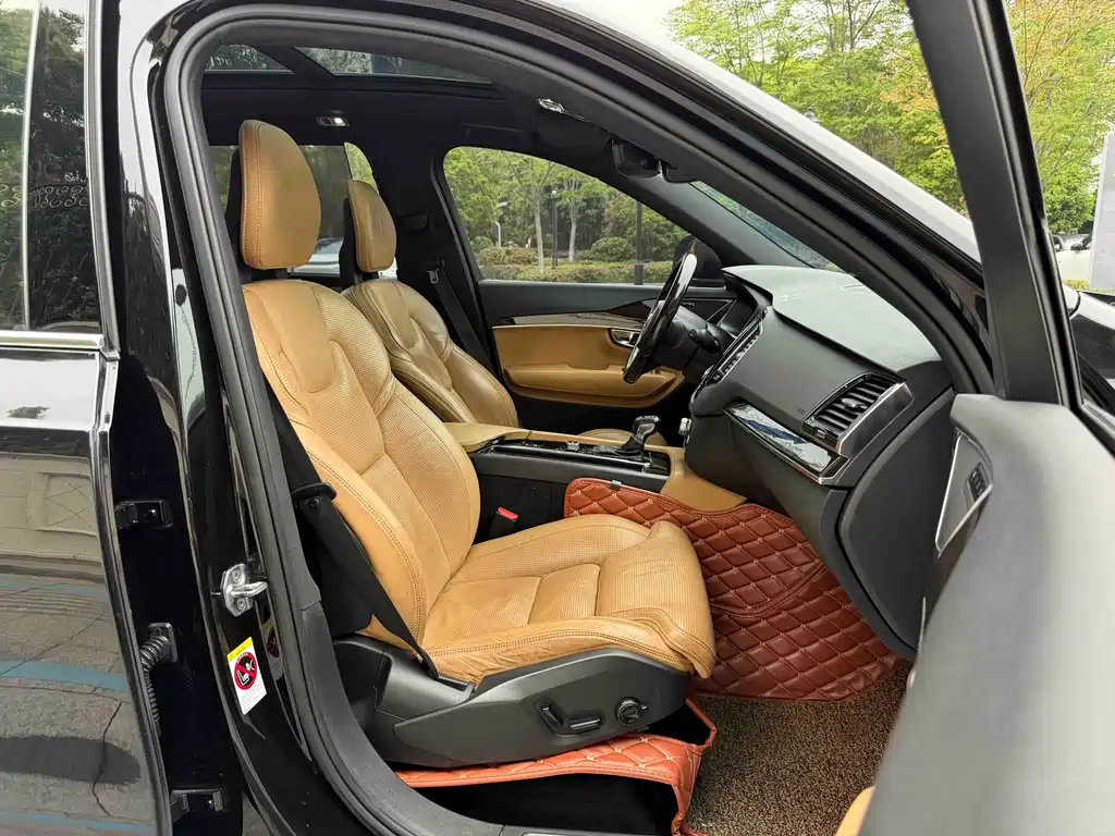 Volvo XC90 — миниатюра 13