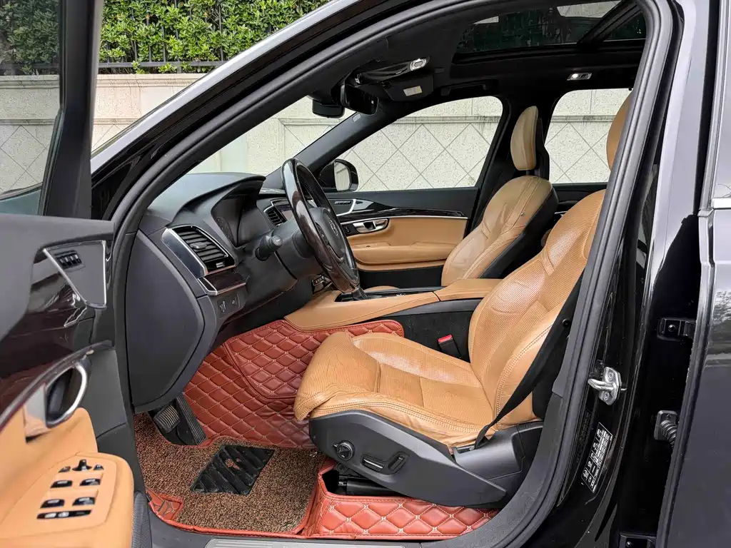 Volvo XC90 — миниатюра 6