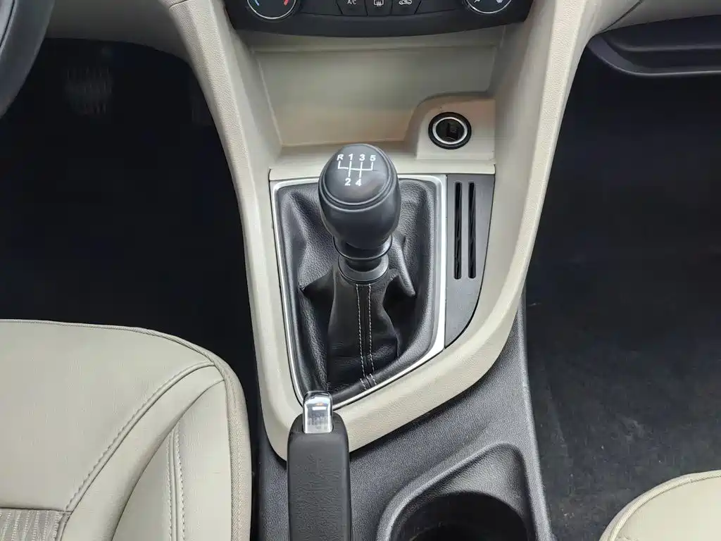 Buick Excelle — миниатюра 13