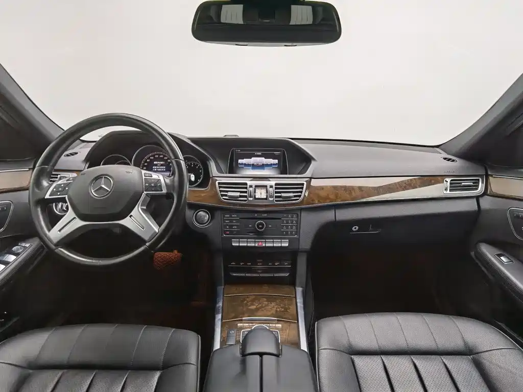 Mercedes-Benz E-Class — миниатюра 5