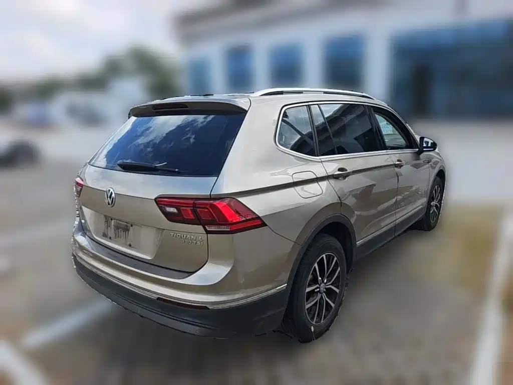 Volkswagen Tiguan L — миниатюра 10