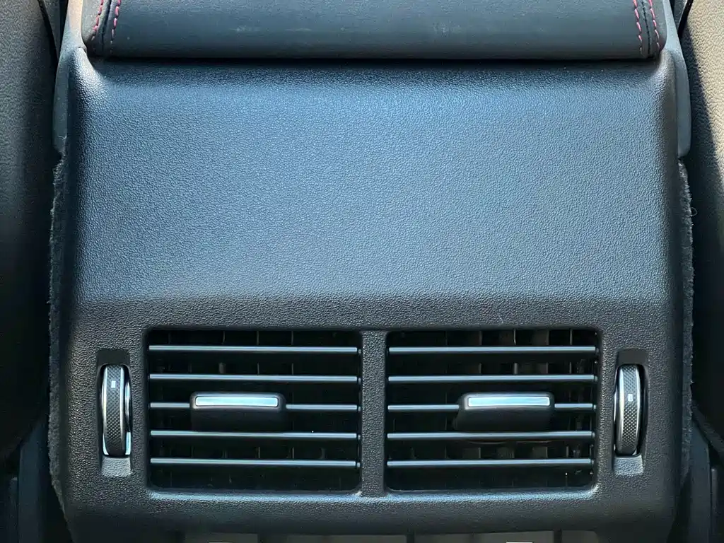 LAND ROVER DISCOVER NEW ENERGY SOURCES FOR SPORTS