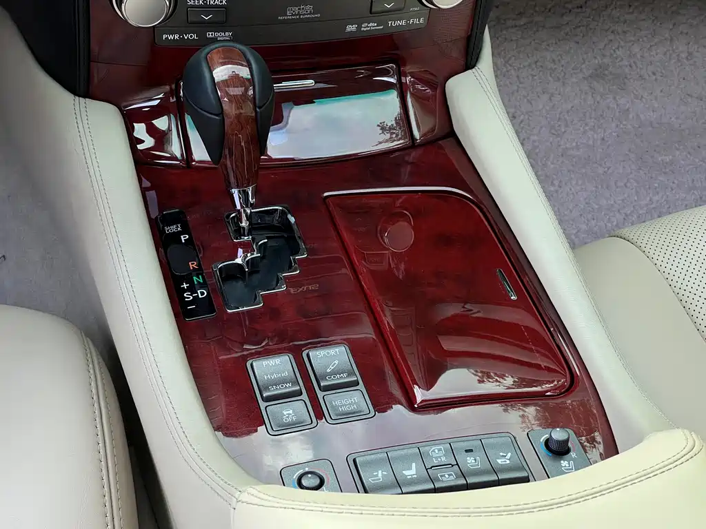 Lexus LS — миниатюра 20