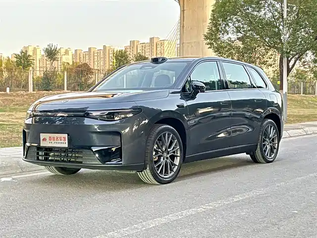 ZERO-RUNNING CAR ZERO RUN C10 2024