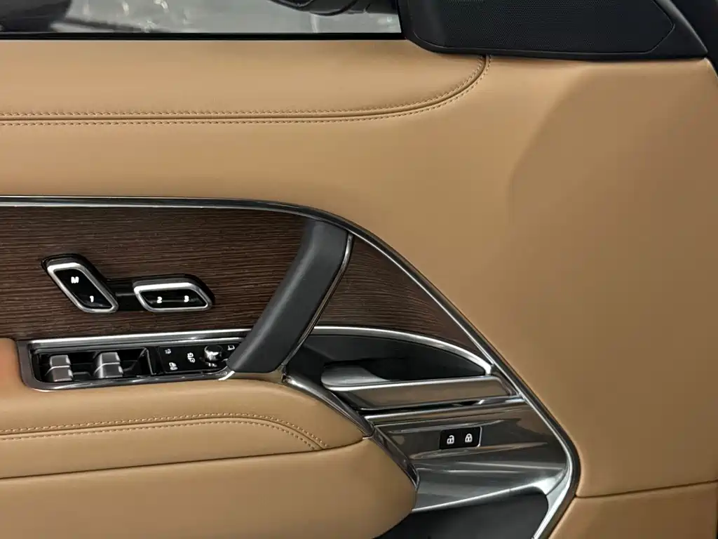 Land Rover Range Rover — миниатюра 9