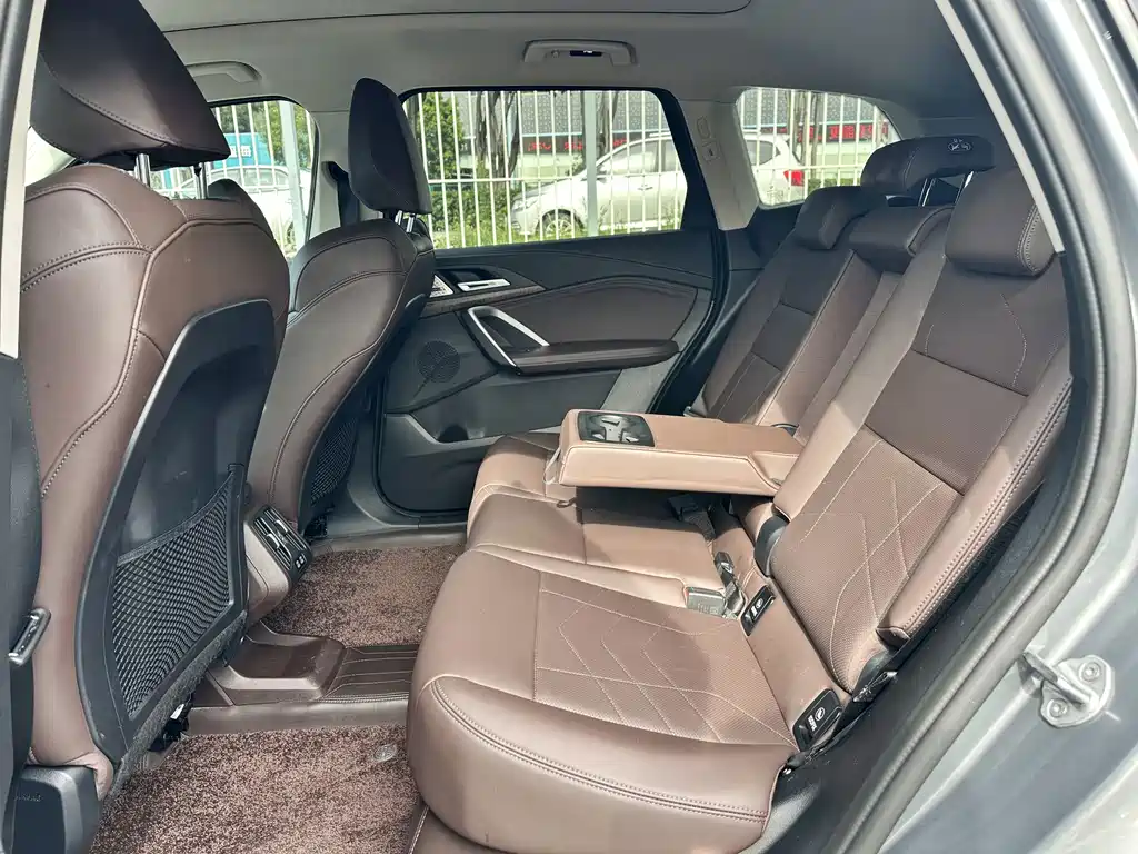 BMW iX1 — миниатюра 13