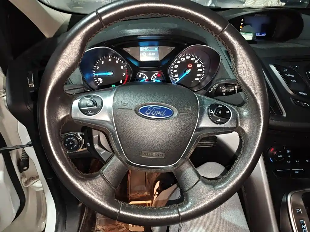 Ford Kuga — миниатюра 7