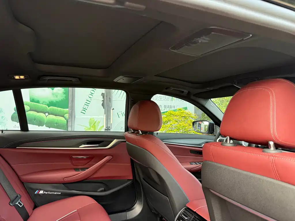BMW 5 Series — миниатюра 11