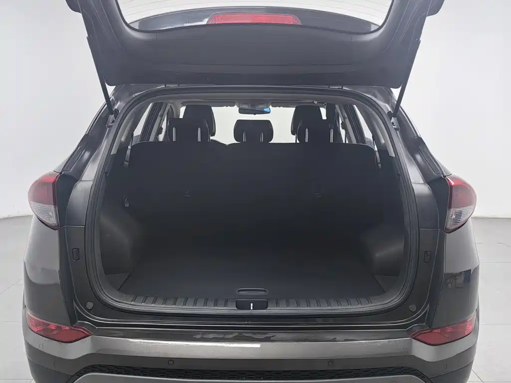 Hyundai Tucson — миниатюра 16