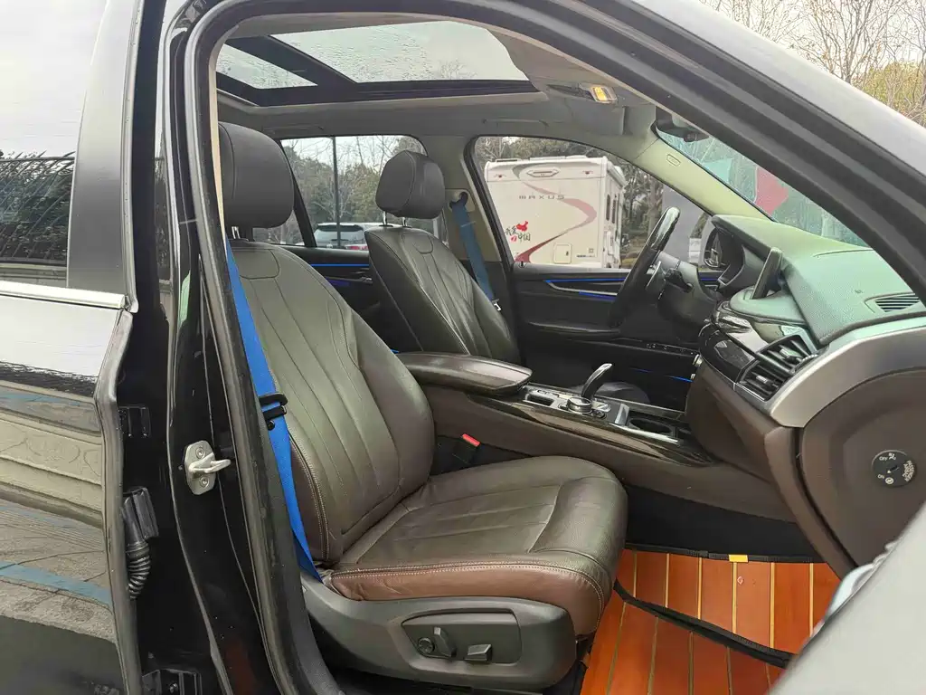 BMW X5 (Import) — миниатюра 13