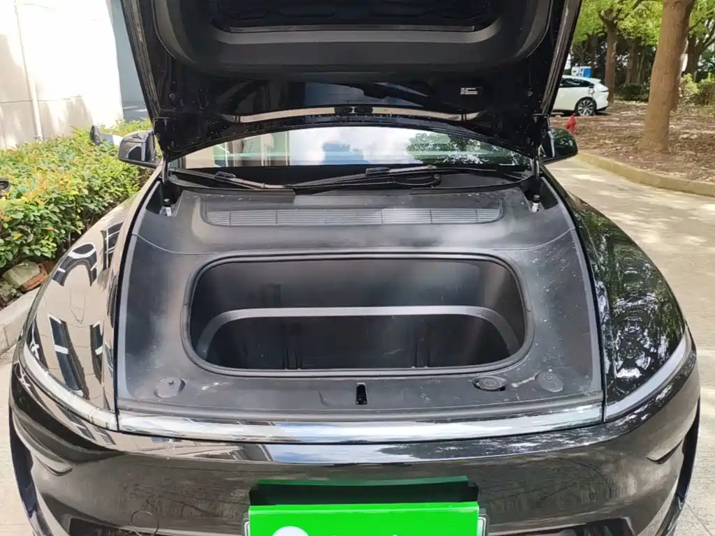 Tesla Model Y L — миниатюра 20