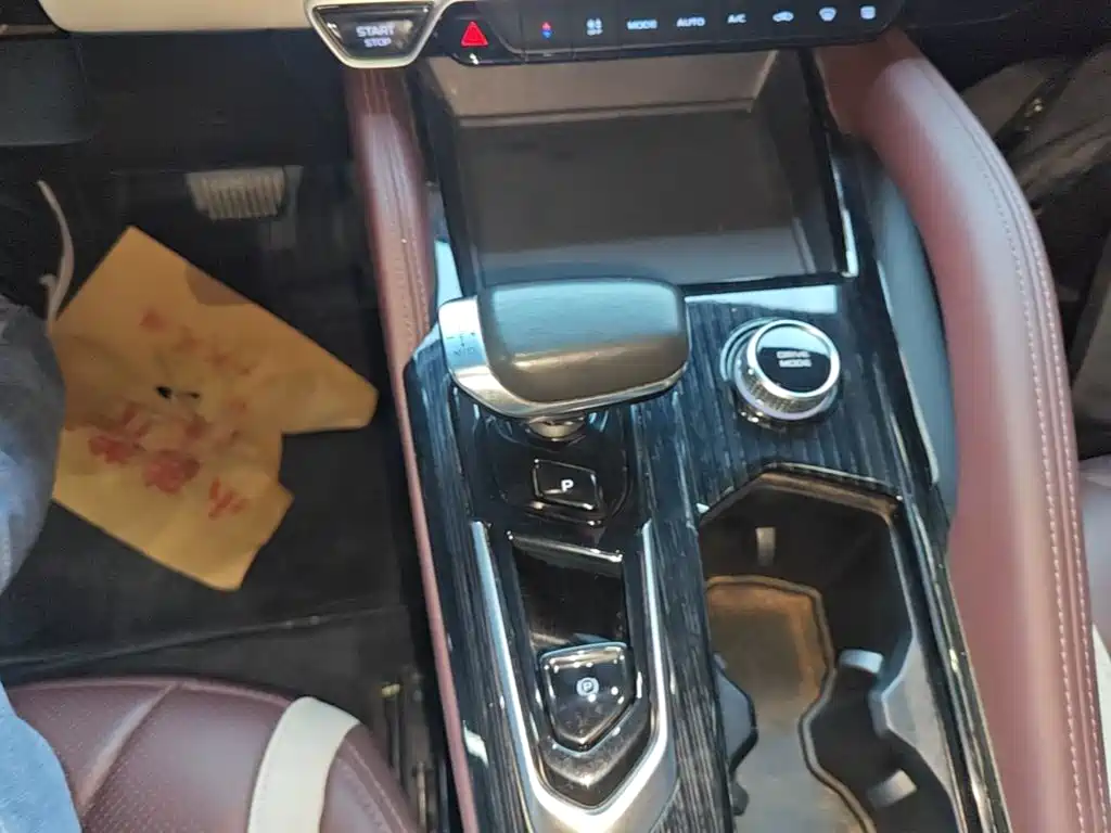 Geely Xingyue L — миниатюра 14