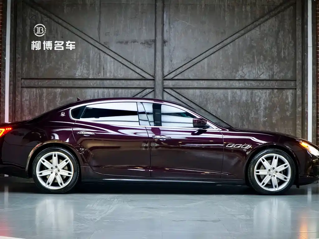 Maserati Quattroporte — миниатюра 4