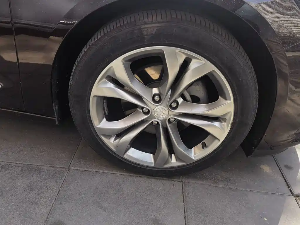 Buick LaCrosse — миниатюра 9