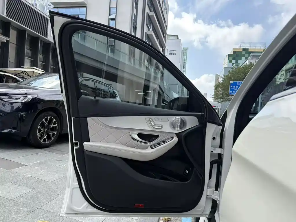 Mercedes-Benz GLC AMG — миниатюра 10