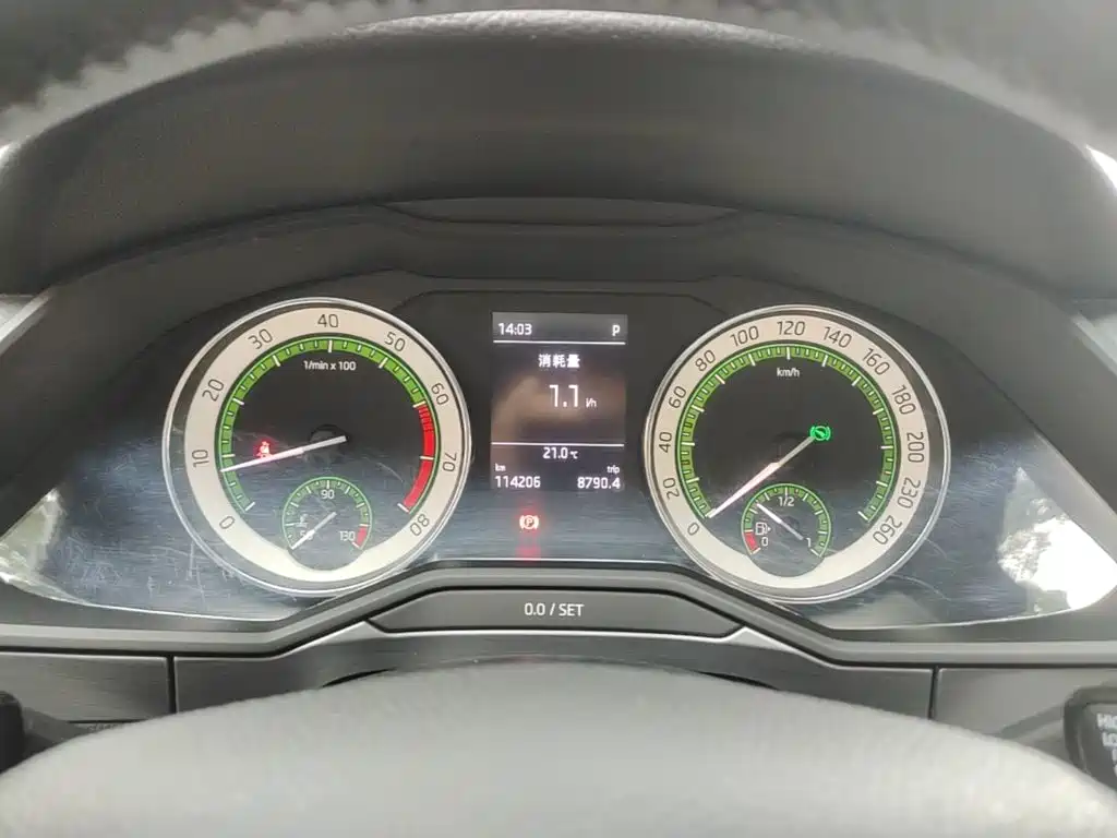 Skoda Superb — миниатюра 12