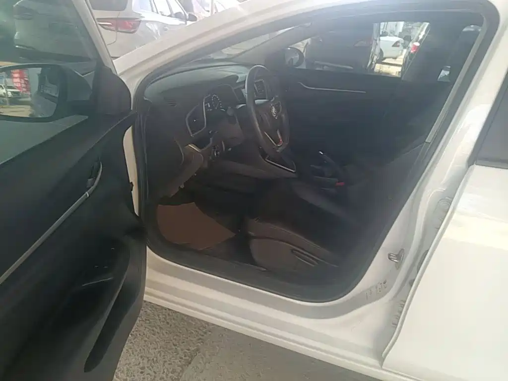 Buick Excelle — миниатюра 15