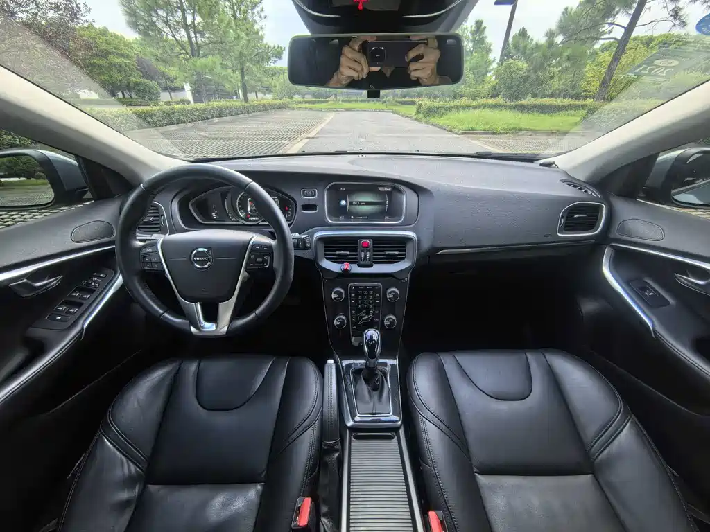 Volvo V40 — миниатюра 10