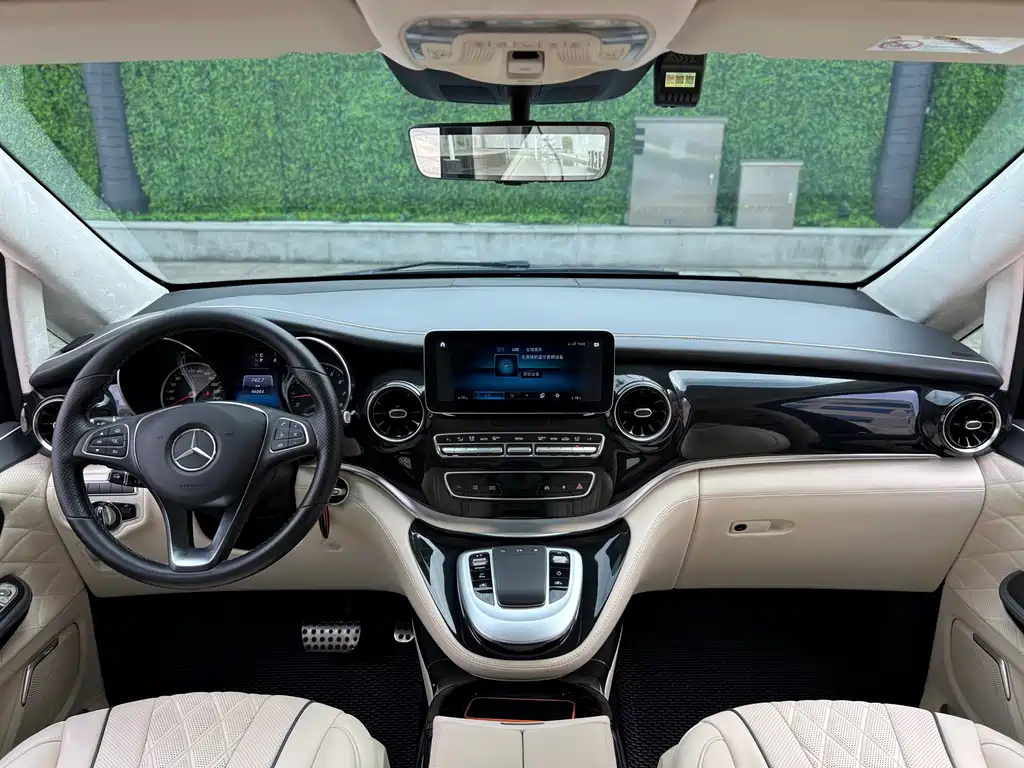 Mercedes-Benz V-Class — миниатюра 18