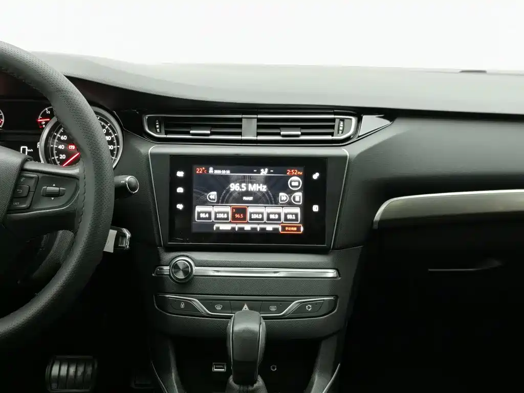 Peugeot 408 — миниатюра 12